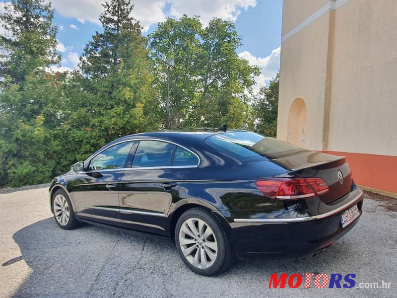 2013' Volkswagen Passat photo #4