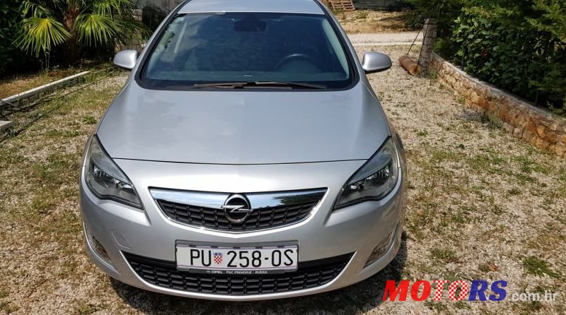 2010' Opel Astra 1,4 photo #1