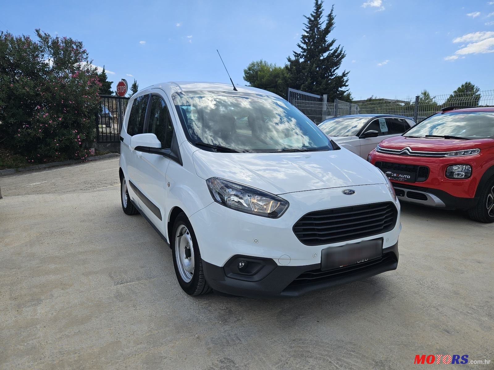 2020' Ford Tourneo Courier 1,5 Tdci photo #1