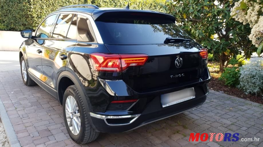 2021' Volkswagen T-Roc photo #3