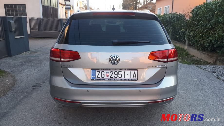 2017' Volkswagen Passat Variant photo #6