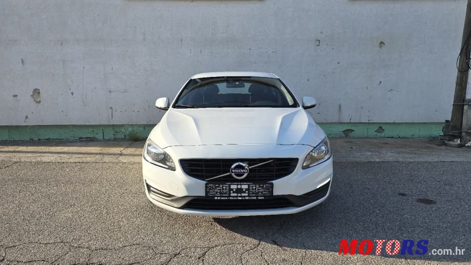 2017' Volvo V60 2.0 D2 photo #2