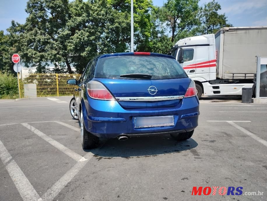 2007' Opel Astra Sport photo #3