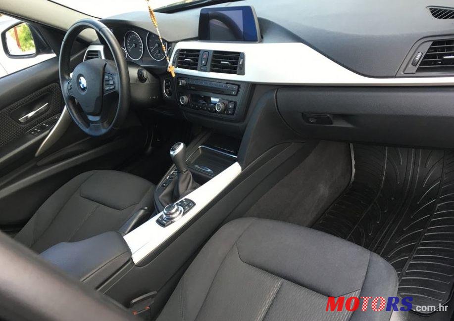 2012' BMW Serija 3 318D photo #1
