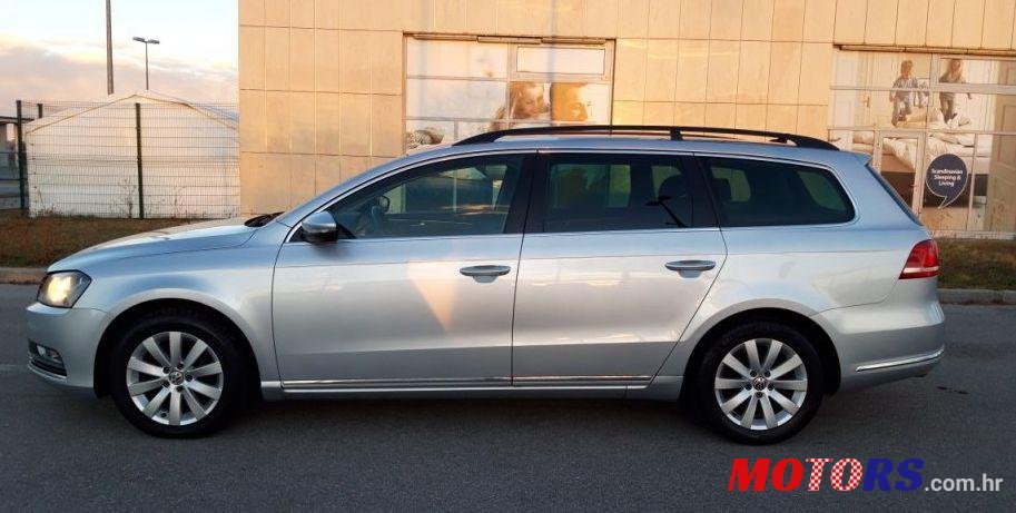 2010' Volkswagen Passat Variant photo #3