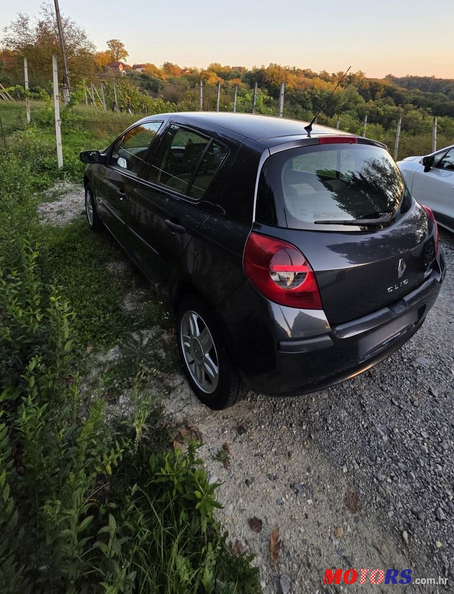 2007' Renault Clio 1,4 16V photo #1