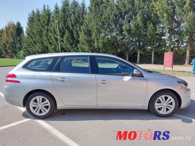 2017' Peugeot 308 Sw photo #5