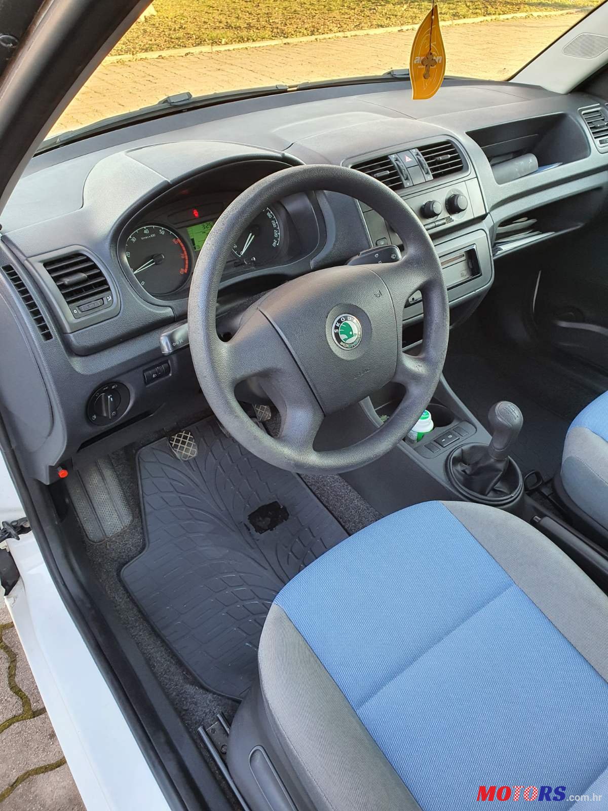 2008' Skoda Fabia photo #5