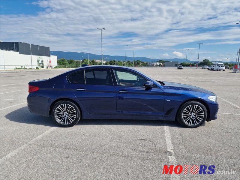 2017' BMW Serija 5 520D photo #4