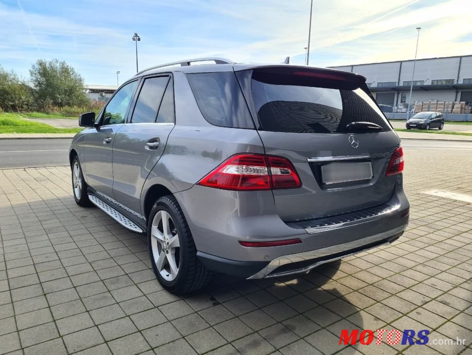 2012' Mercedes-Benz Ml 250 Cdi photo #3