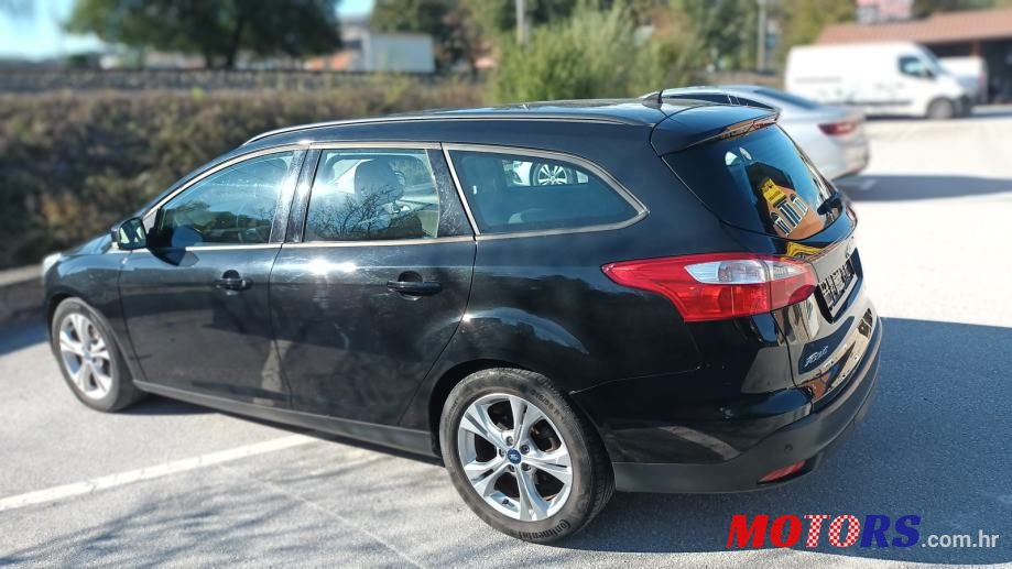 2013' Ford Focus Karavan photo #2