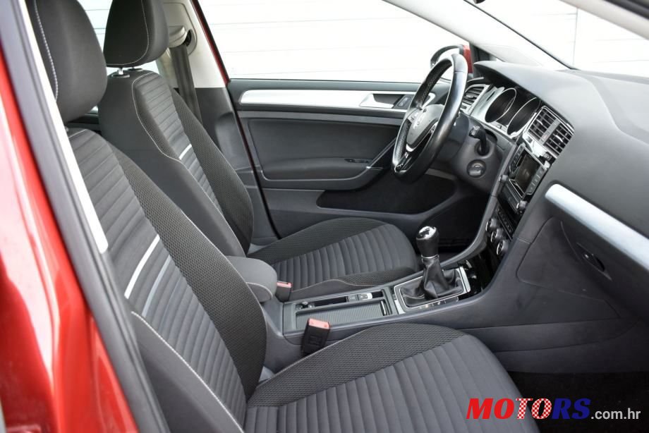 2014' Volkswagen Golf VII 1.2 Tsi photo #5