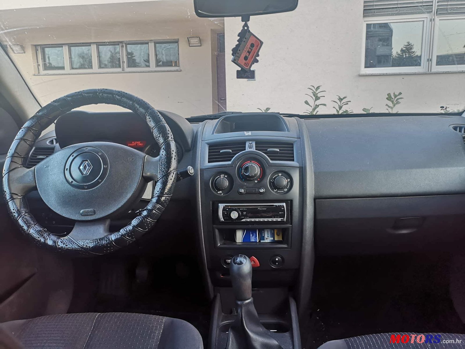 2004' Renault Megane photo #7