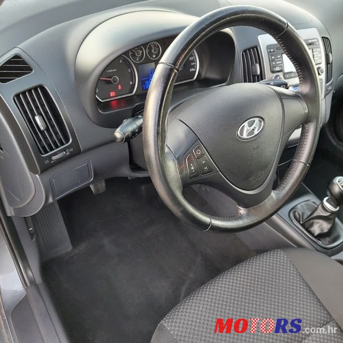 2011' Hyundai i30 1,6 Crdi photo #6