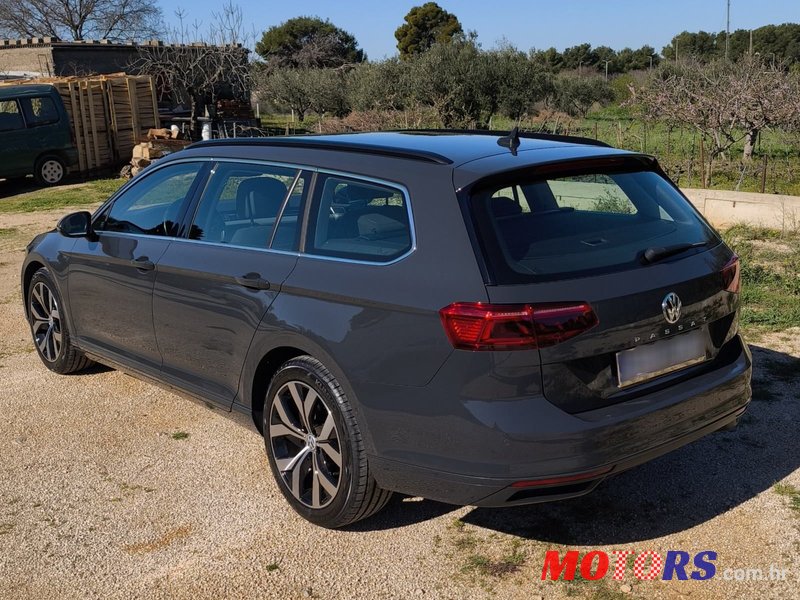 2020' Volkswagen Passat Variant photo #2
