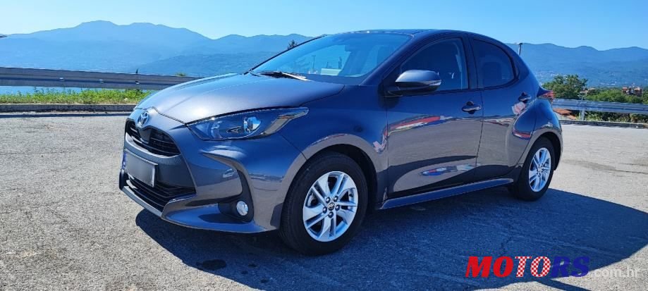 2022' Toyota Yaris 1,5 photo #1