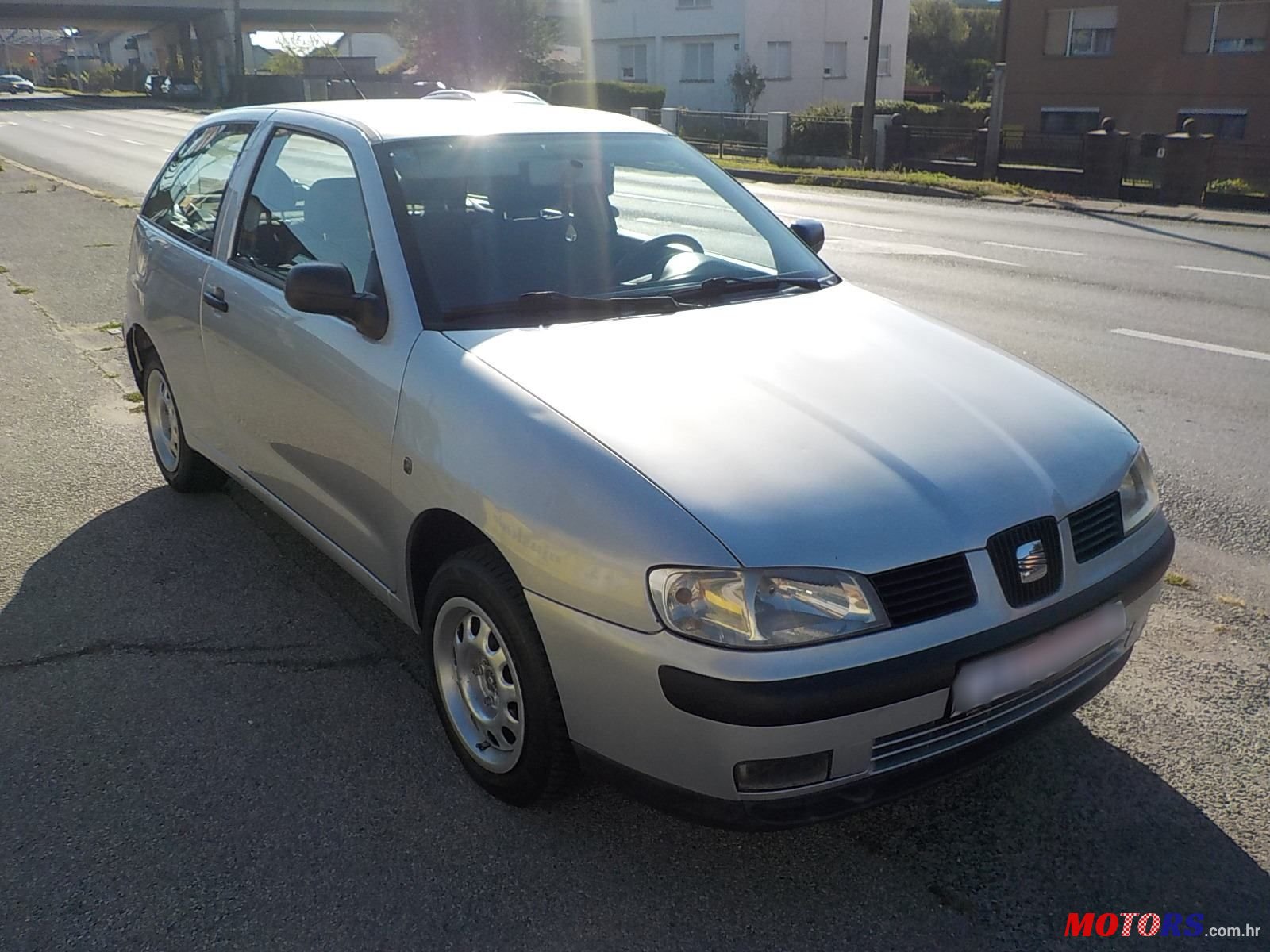 2001' SEAT Ibiza photo #2