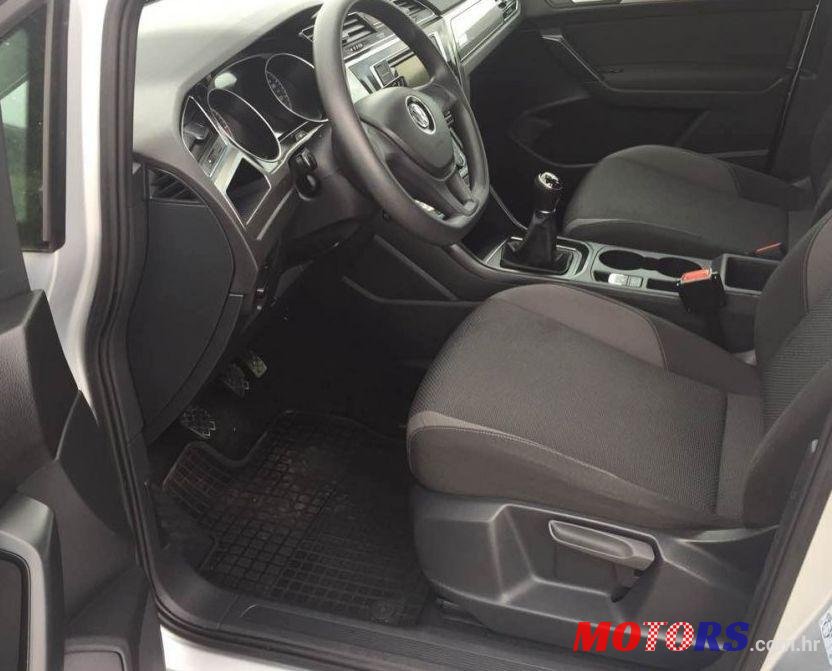 2016' Volkswagen Touran 1,6 Tdi Bmt photo #2