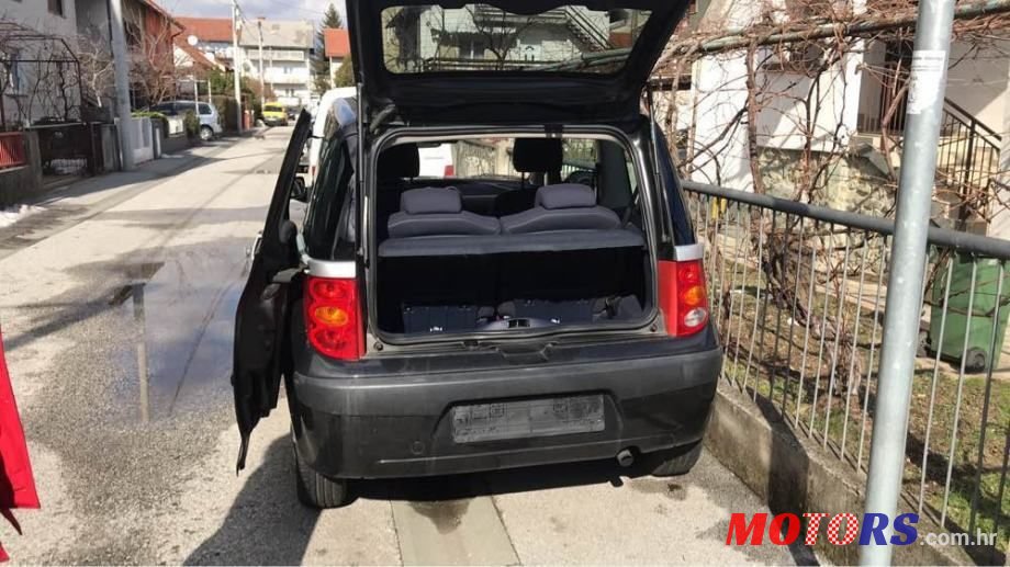 2006' Peugeot 1007 1.6 Hdi photo #3