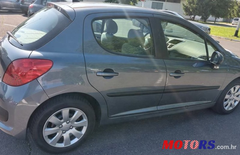 2006' Peugeot 207 1,4 Hdi photo #1