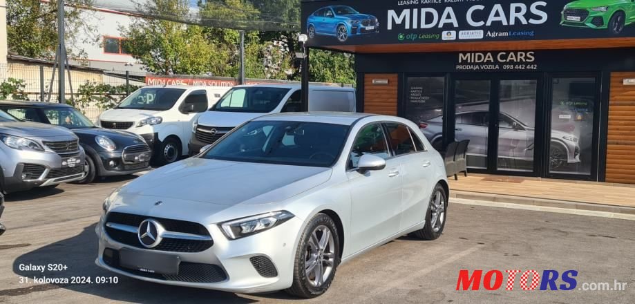 2019' Mercedes-Benz A-Klasa 160 photo #2