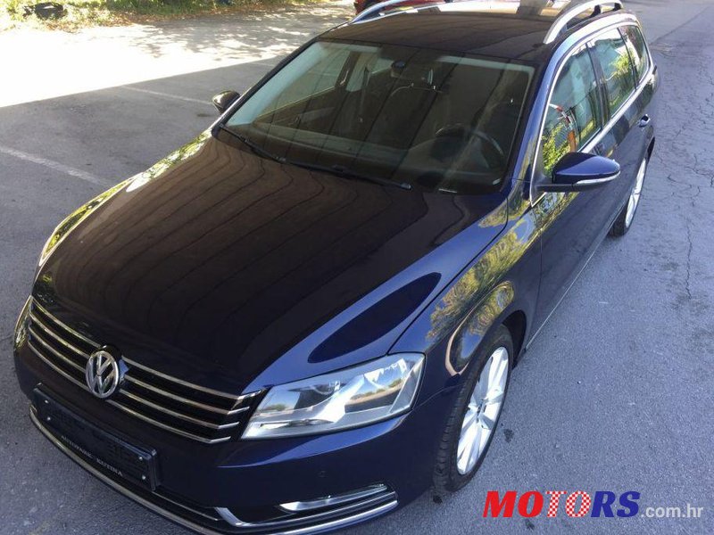 2012' Volkswagen Passat Variant photo #2