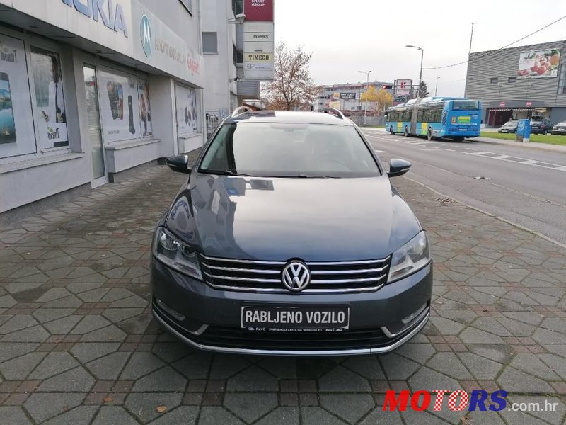 2013' Volkswagen Passat Variant photo #2