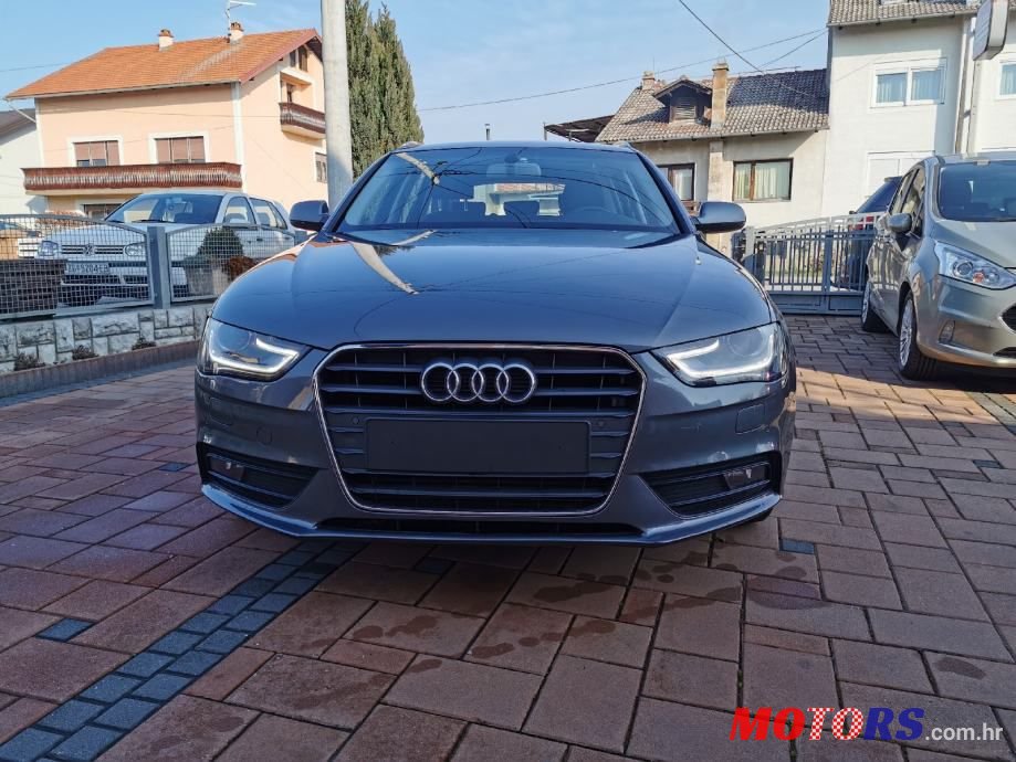 2014' Audi A4 Avant photo #2