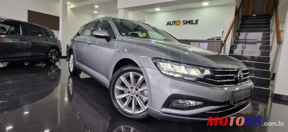 2019' Volkswagen Passat Variant photo #3