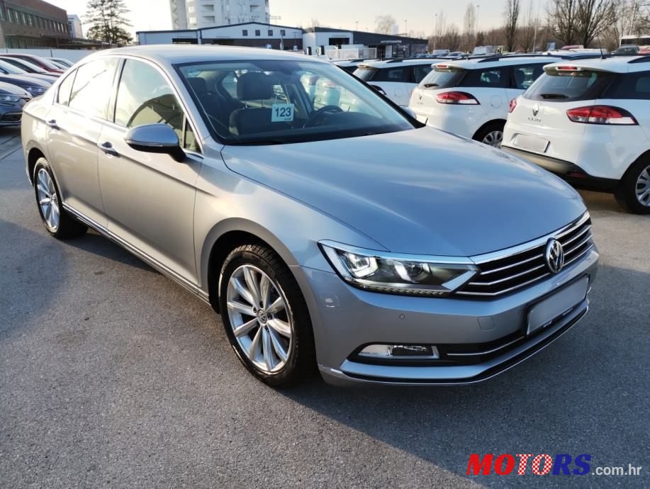 2018' Volkswagen Passat photo #3