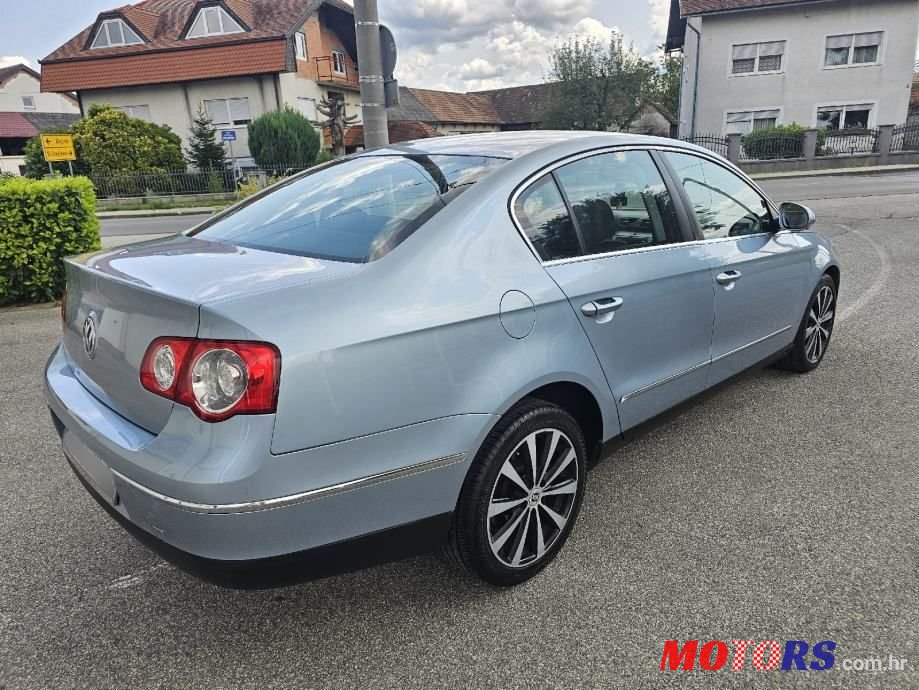 2008' Volkswagen Passat 2,0 Tdi photo #3