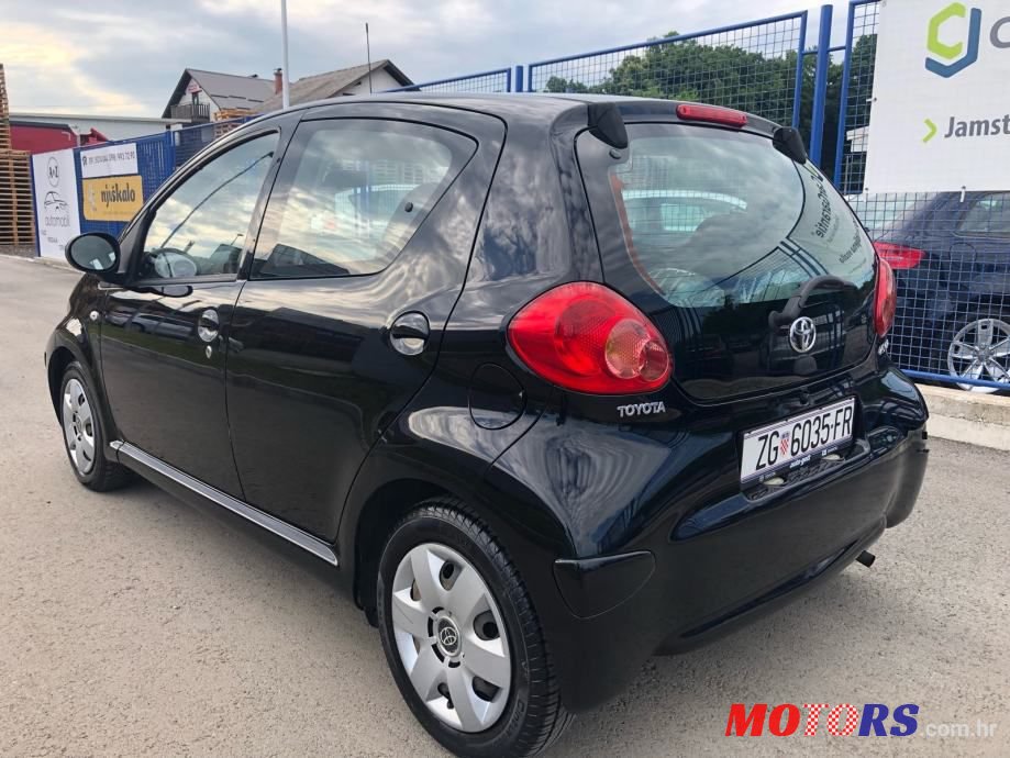 2008' Toyota Aygo photo #4