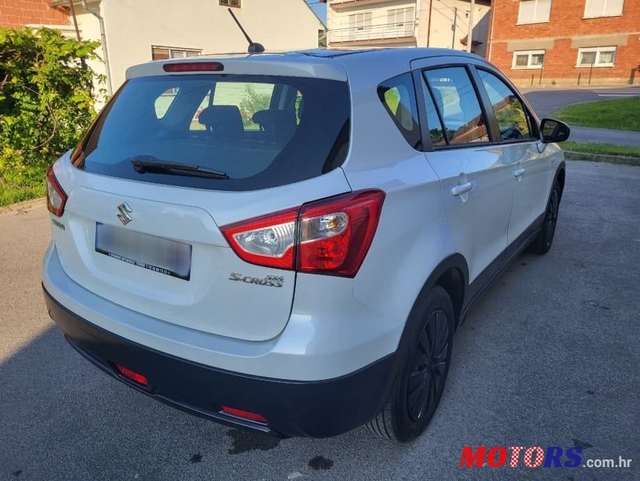 2014' Suzuki SX4 S-Cross photo #5