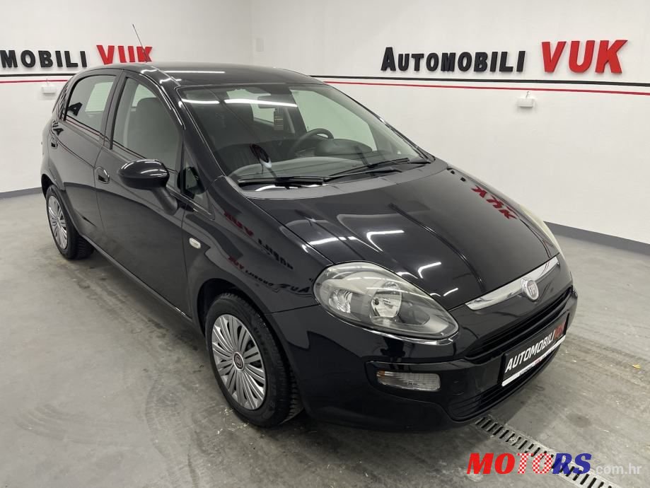 2011' Fiat Punto Evo photo #1