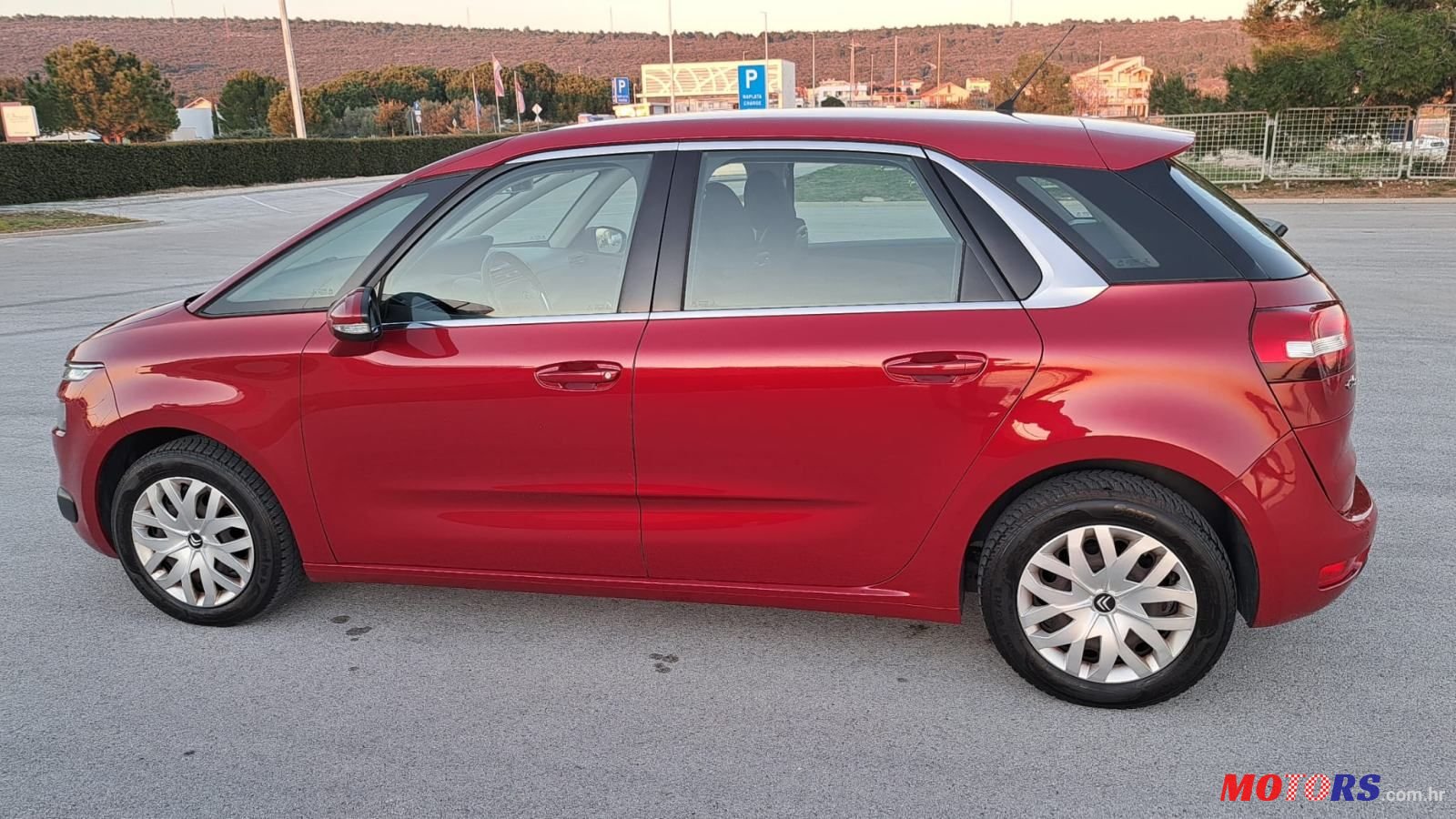 2015' Citroen C4 Picasso 1,6 E-Hdi photo #2