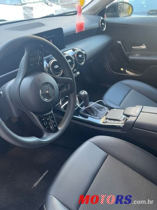 2020' Mercedes-Benz Cla Klasa 180 D photo #2