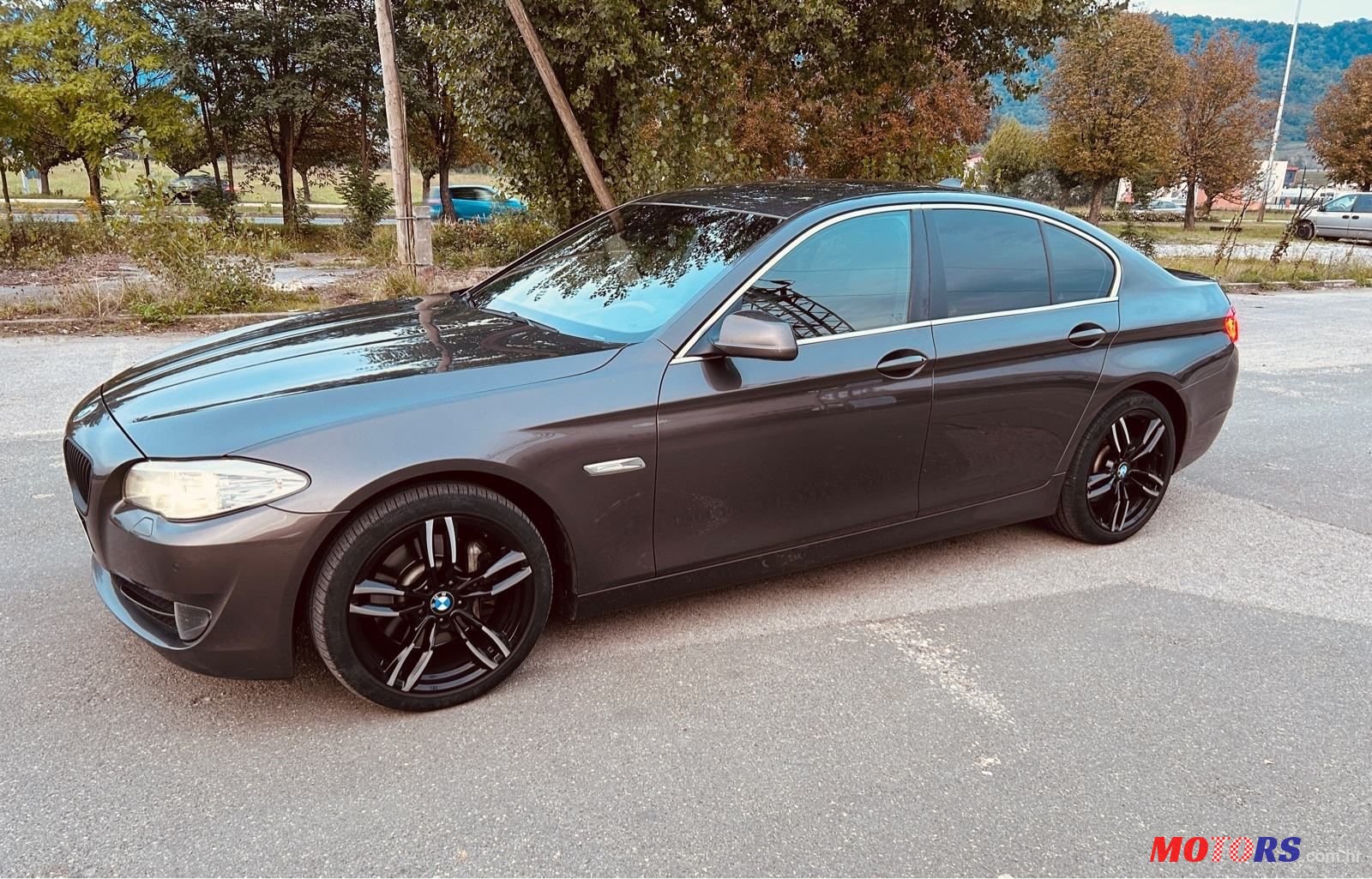 2012' BMW Serija 5 525Xd photo #2