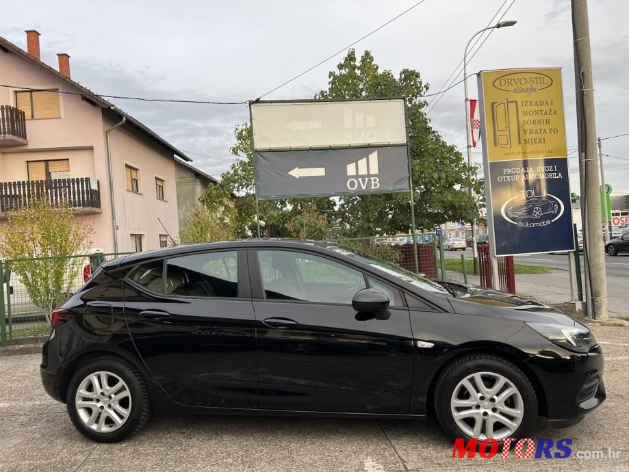 2020' Opel Astra 1,5 D photo #4