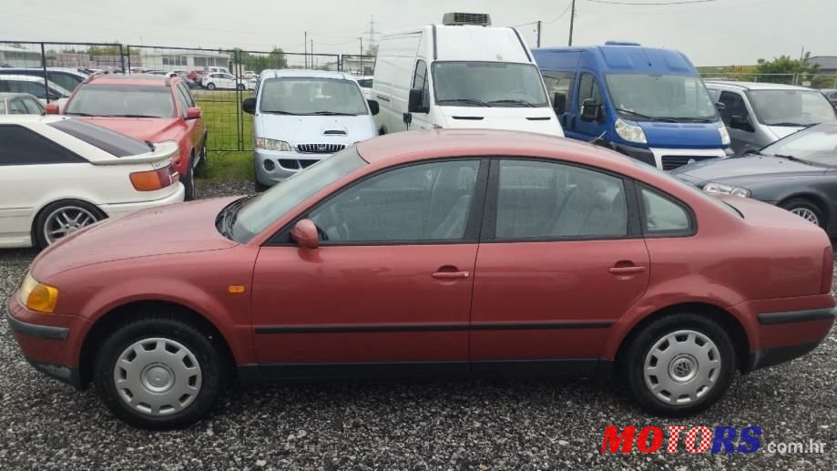 1998' Volkswagen Passat 1,6 photo #3