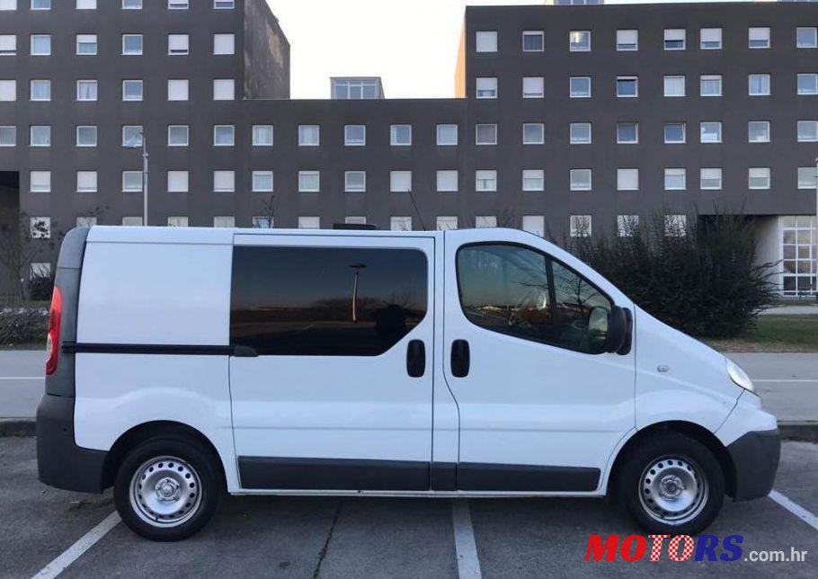 2011' Renault Trafic 2,0 Dci photo #1