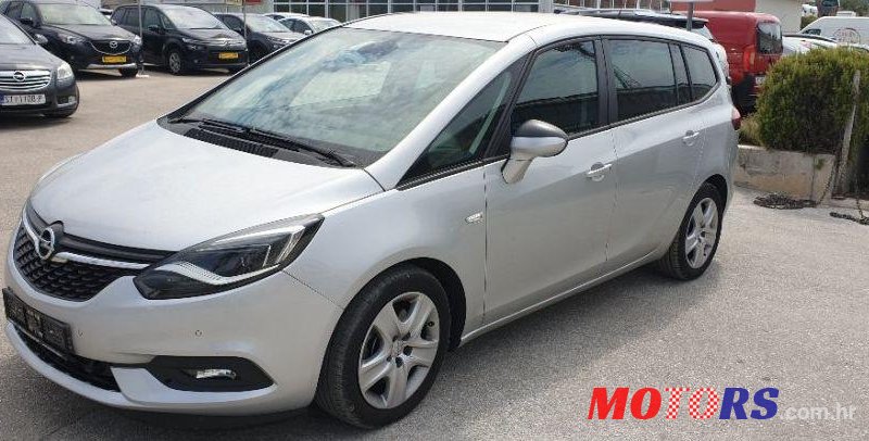 2017' Opel Zafira photo #1