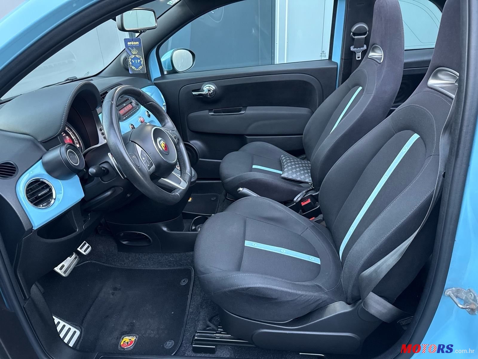 2015' Fiat 500 Abarth photo #6