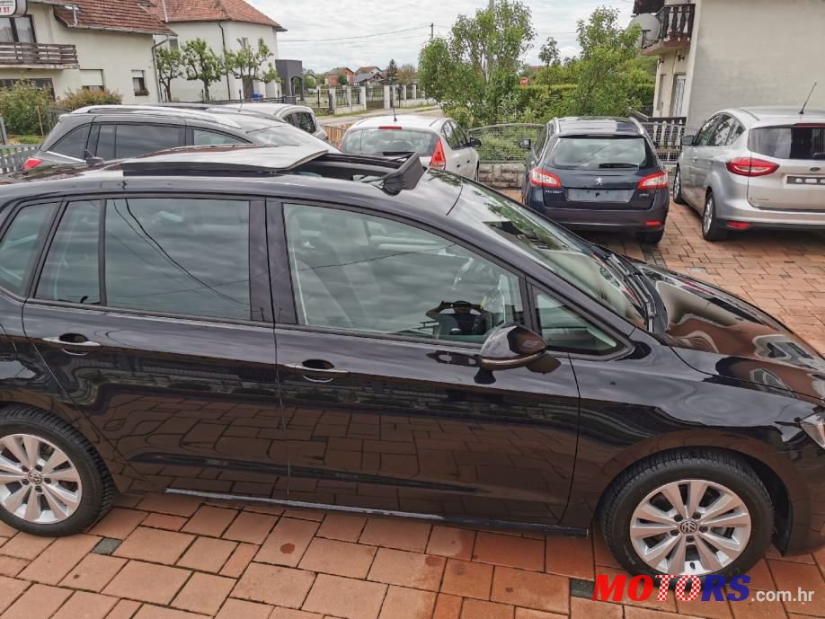 2014' Volkswagen Golf Sportsvan photo #5