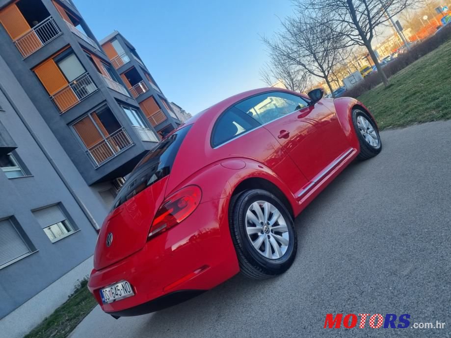 2012' Volkswagen Beetle photo #5
