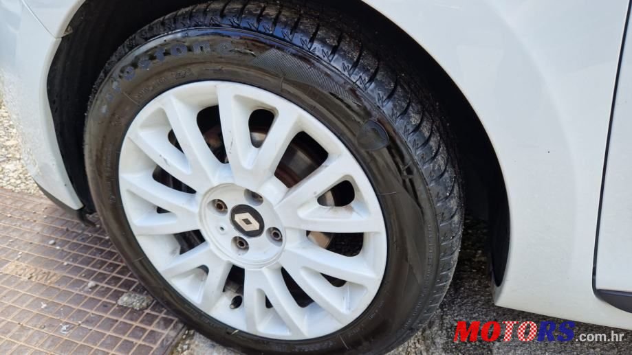 2014' Renault Clio Dci 75 photo #2