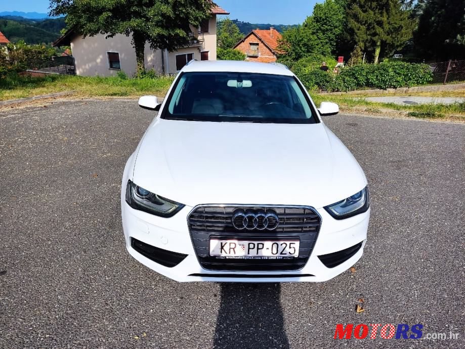 2012' Audi A4 Avant photo #2