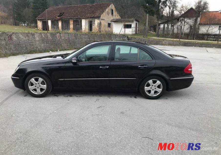 2002' Mercedes-Benz E-Klasa photo #1