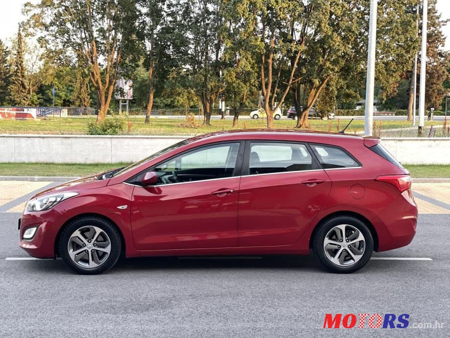 2016' Hyundai i30 photo #1