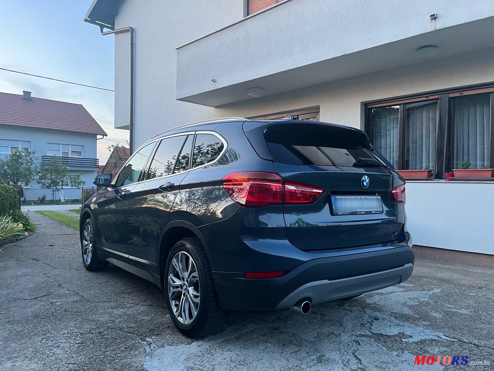 2016' BMW X1 18D photo #3