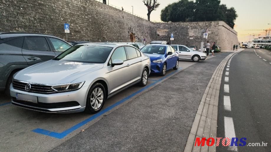 2018' Volkswagen Passat photo #6